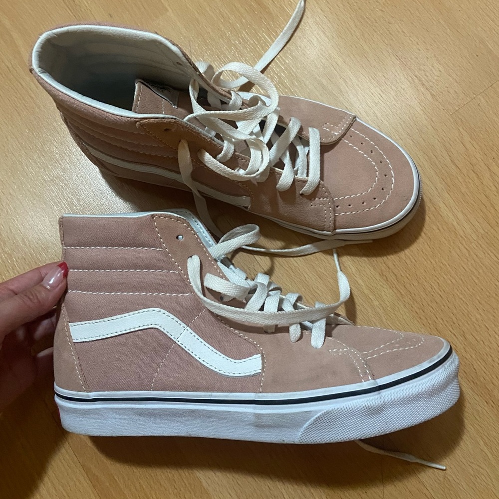 Sky hi pink suede vans